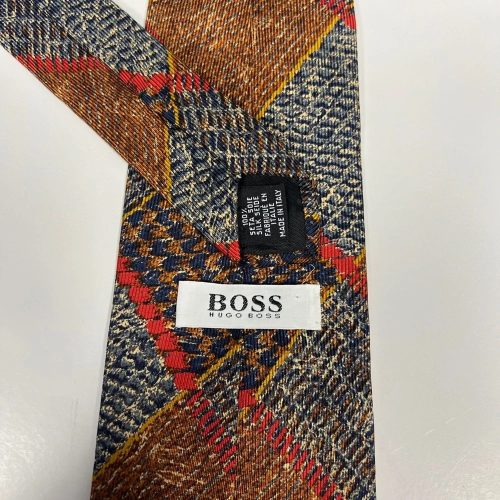 Hugo Boss Silk Necktie Plaid Pattern‎ Designer Made in Italy